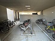 【駐輪場・バイク置き場】敷地内に十分な量の駐輪スペースを設けています！