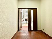 ここに住まわれる人にだけに許された専用のエントランス。めまぐるしく過ぎ行く日々の中でゆったりとした休息と癒しを提供してくれる居住者のプライベート空間があります。