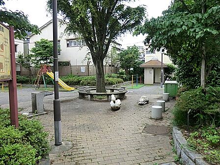 中十条一丁目児童遊園まで約451m