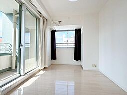 家族とのコミュニケーションを促進する拘り設計。快適な居住空間を演出し、都市型生活をより潤いある時間へ代えてくれます。