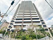 忙しく過ぎゆく日常を置き去るほど、ゆったりした時間が流れる住環境です。「快適」は「家」と「街」と「環境」が調和した時に訪れるのだと改めて感じさせてくれます。