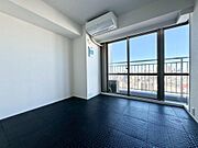 家具の配置のし易い室内です。趣味の部屋としても充分な広さを確保しております。「配置してある家具や小物はCGによるイメージです。」