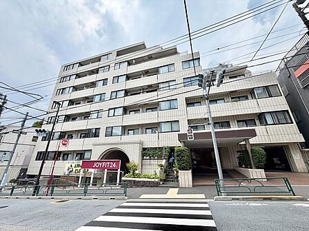 建物の居住性に拘った邸宅は、「落ち着き」と「安らぎ」と「快適」を実現してくれます。