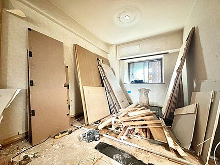 住まう方でカスタマイズしていただけるシンプルなデザインの内装。ご自身で素敵な空間を創り上げられます。