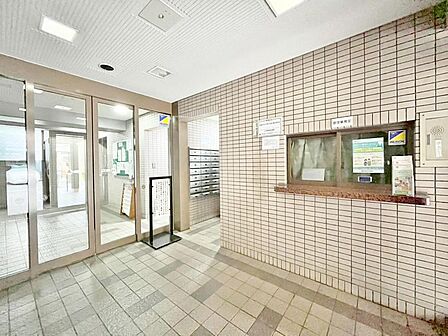 ここに住まわれる人にだけに許された専用のエントランス。めまぐるしく過ぎ行く日々の中でゆったりとした休息と癒しを提供してくれる居住者のプライベート空間があります。