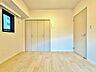 洋室：笑顔が溢れ、会話が弾む豊かな時を過ごすことができる空間でお住まいになった幸せをかみしめてください。