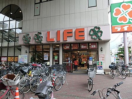 ライフ北赤羽店まで約895m