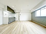 朝は爽やかな日差しを浴びながら、家族みんなでおいしい朝食。昼下がりには読書やお昼寝でもしながらのんびりと過ごすひと時…。家族が集まる空間を、一番明るい空間に。