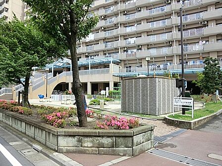 町屋六丁目北児童遊園まで約113m