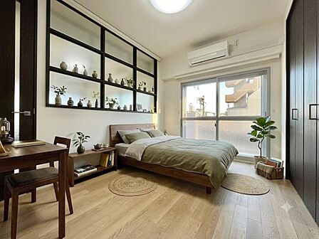 お子様の心と身体を見守る子供部屋として、思春期のプライバシーを重視したり、成長に合わせて机やベットを自由にレイアウトできるようにと、小さな自立心を育むお部屋作りを見越してご覧下さい。