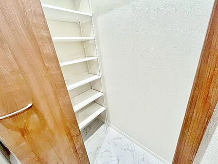 収納力のシューズクローゼット。散らかりがちな玄関をすっきりと保てますね。