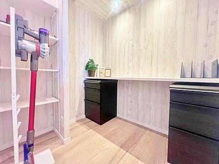 住まう方でカスタマイズしていただけるシンプルなデザインの内装。ご自身で素敵な空間を創り上げられます。
