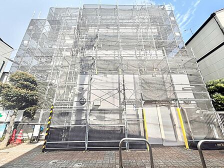 街に溶け合う美しい景観を生みだしているにも関わらず、採光や風通しを考えて設計された間取り。優雅なひと時をお過ごしいただける筈です。