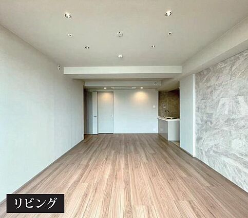 画像の説明文を...
