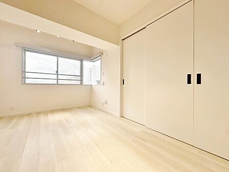 造りこんだ空間演出の妙が生み出す光と質のハーモニーはこの住宅のクオリティの良さを実感させてくれます。