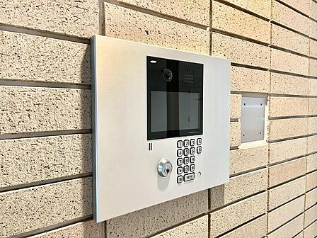 「笑顔・快適・充実」　特別を日常にする日々が、この邸から始まります。居住されるオーナー様の未来を考えて、ご家族にとって「いいもの」を揃えました。