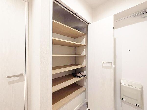 玄関を拡大表示