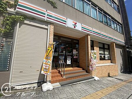 セブンイレブン神戸花隈店 徒歩6分。 440m