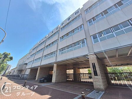 神戸市立長田中学校 徒歩9分。 660m