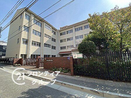 神戸市立本庄小学校 徒歩4分。 300m