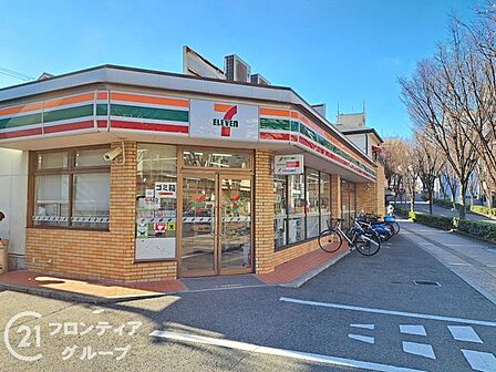セブンイレブン芦屋公光町店 徒歩3分。 210m