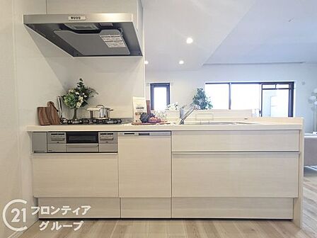 対面カウンターで、家族とコミュニケーションを取りながら料理ができるキッチンです