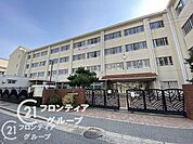神戸市立本庄中学校 徒歩14分。 1080m