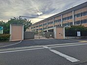 芦屋市立精道小学校 徒歩11分。 830m
