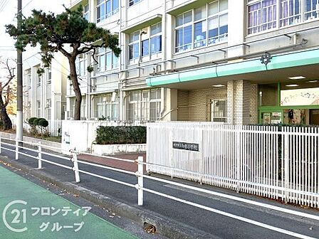 神戸市立御影小学校 徒歩6分。 450m