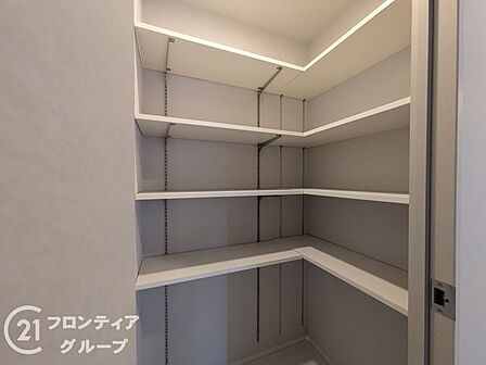 住まい選びは、価格や立地だけでなく、将来の暮らし方まで含めて考えることが大切です。今の段階で気になっていることを、まずスタッフに話してみてください