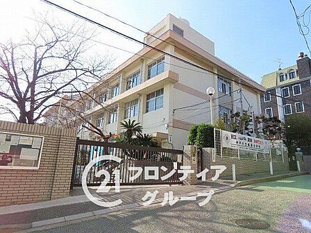 神戸市立長田小学校 徒歩6分。 450m