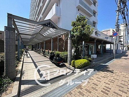 はじめてのマイホーム購入は、わからないことだらけで当然です。資金計画から物件選びまで、順を追ってスタッフが一緒に考えていきます