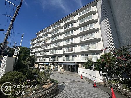 住まい選びは、価格や立地だけでなく、将来の暮らし方まで含めて考えることが大切です。今の段階で気になっていることを、まずスタッフに話してみてください