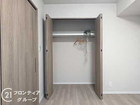 住まい選びは、価格や立地だけでなく、将来の暮らし方まで含めて考えることが大切です。今の段階で気になっていることを、まずスタッフに話してみてください