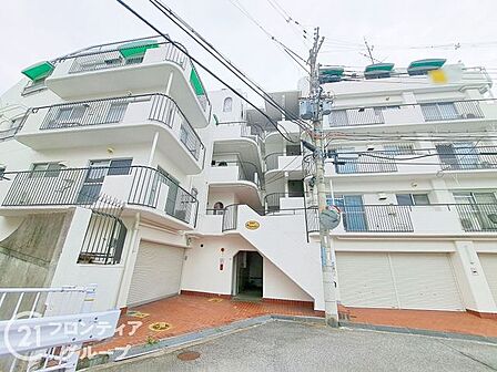 住まい選びは、価格や立地だけでなく、将来の暮らし方まで含めて考えることが大切です。今の段階で気になっていることを、まずスタッフに話してみてください