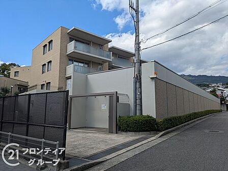 住まい選びは、価格や立地だけでなく、将来の暮らし方まで含めて考えることが大切です。今の段階で気になっていることを、まずスタッフに話してみてください