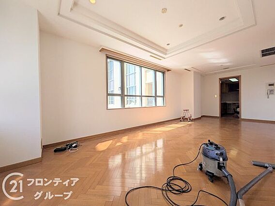 開放的なリビン...