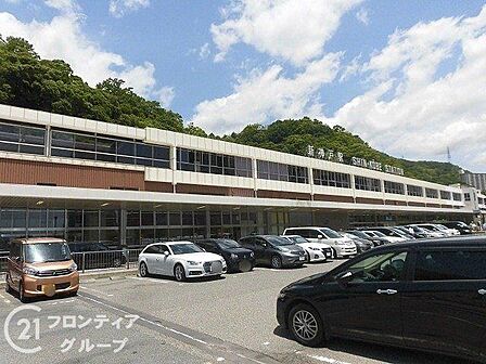 新神戸駅(神戸地下鉄 山手線) 徒歩11分。 880m