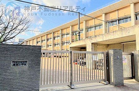 芦屋市立精道小学校 徒歩8分。 630m
