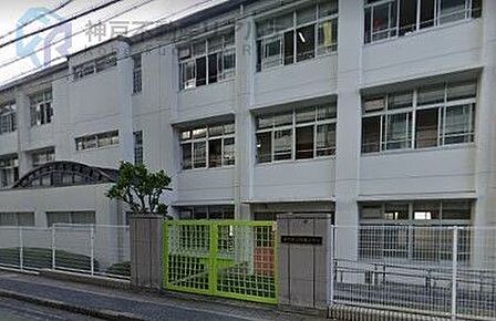 神戸市立西郷小学校 徒歩9分。 650m