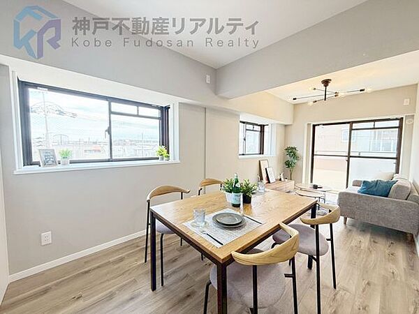 リビング/ダイニングを拡大表示