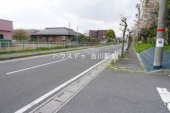 前面道路含む現...