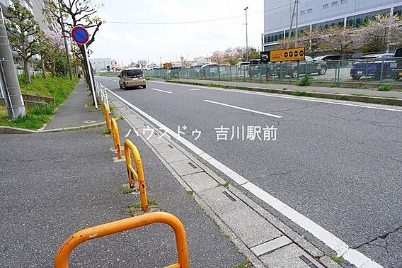 前面道路含む現...