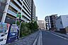外観：前面道路含む現地写真