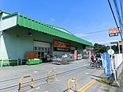 アコレ 徒歩18分。スーパー 1370m
