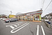 セブンイレブンさいたま七里店 749m