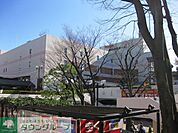 VARIE 徒歩5分。ショッピングセンター 340m