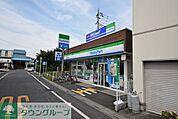 ファミリーマート白岡駅東口店 261m