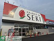 ドラッグストアセキ　姫宮店 徒歩32分。 2490m