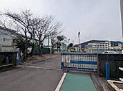 静岡市立服織小学校 870m